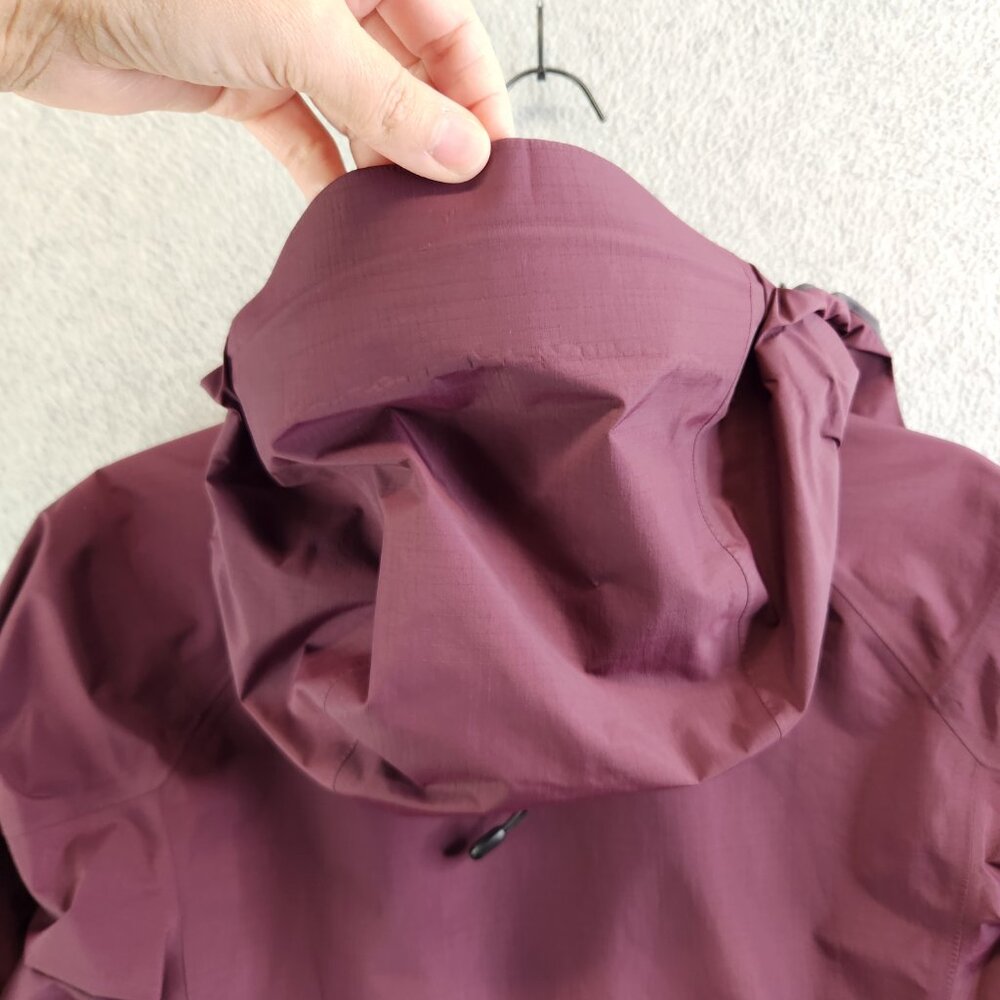 Arcteryx Jacket Womens M Burgundy Bets SL Waterproof Windproof Climbing Hike - Picture 8 of 16